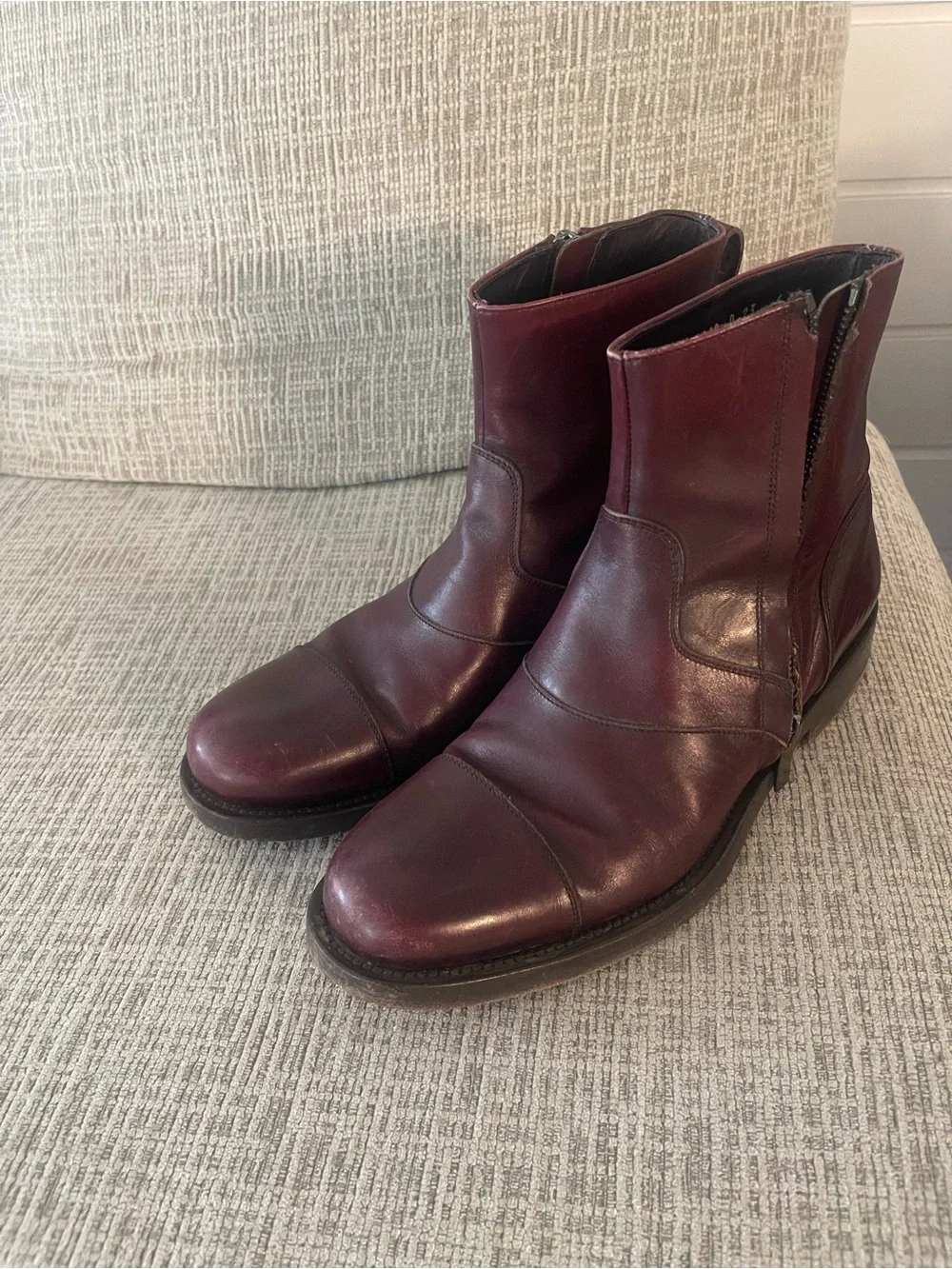 Salvatore Ferragamo Burgundy Leather Side Zip Cap Toe Ankle Boots Size 6EE